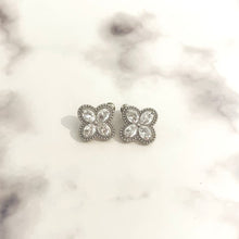 Load image into Gallery viewer, Clover Earrings - Silver

