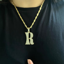 Load image into Gallery viewer, Painter’s Inicial Necklace - R
