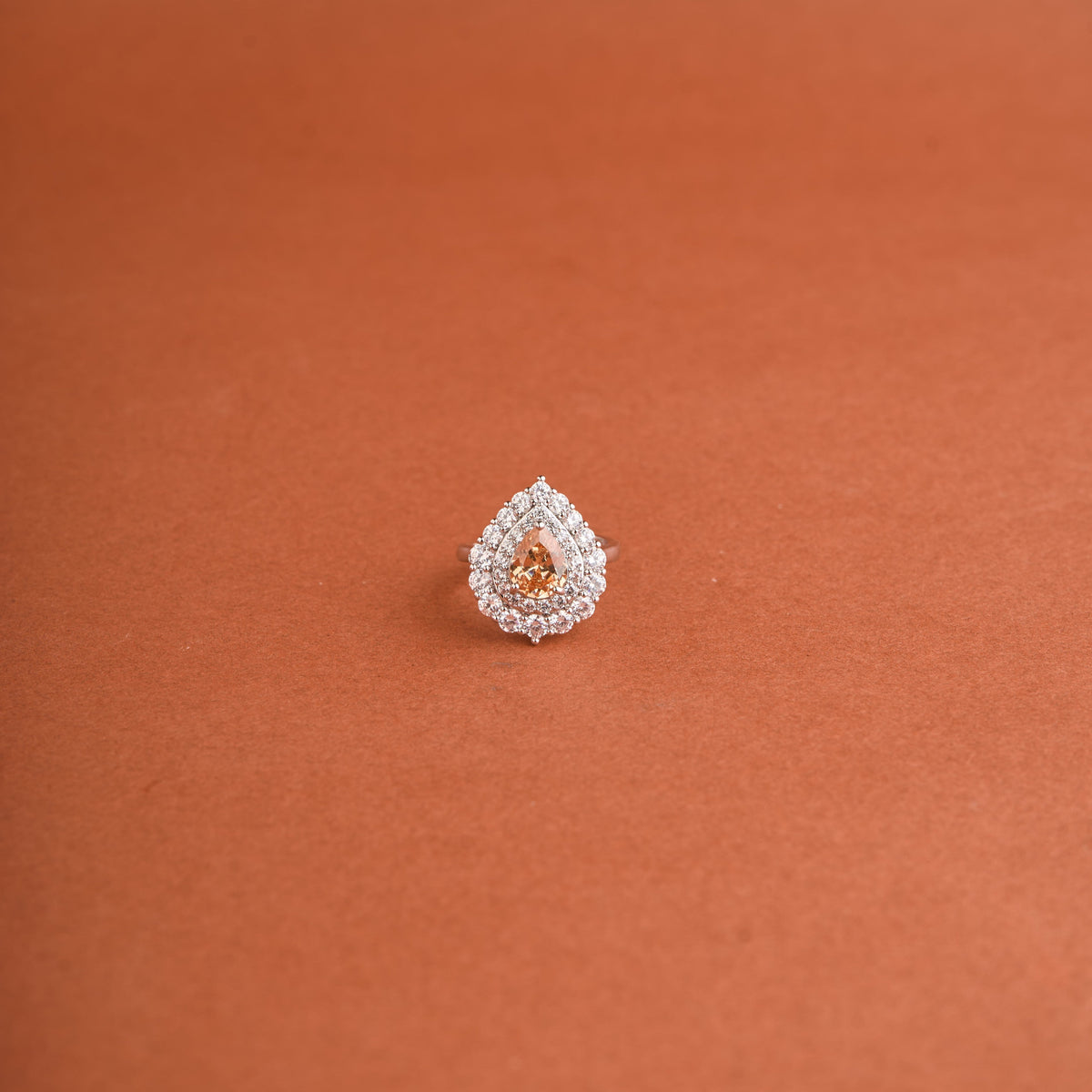 Pear Halo Ring Mozaati