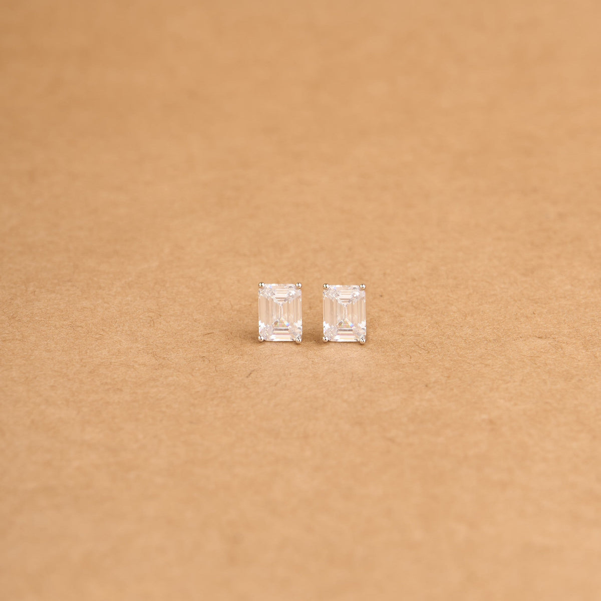 Delicate Emerald Stud Mozaati