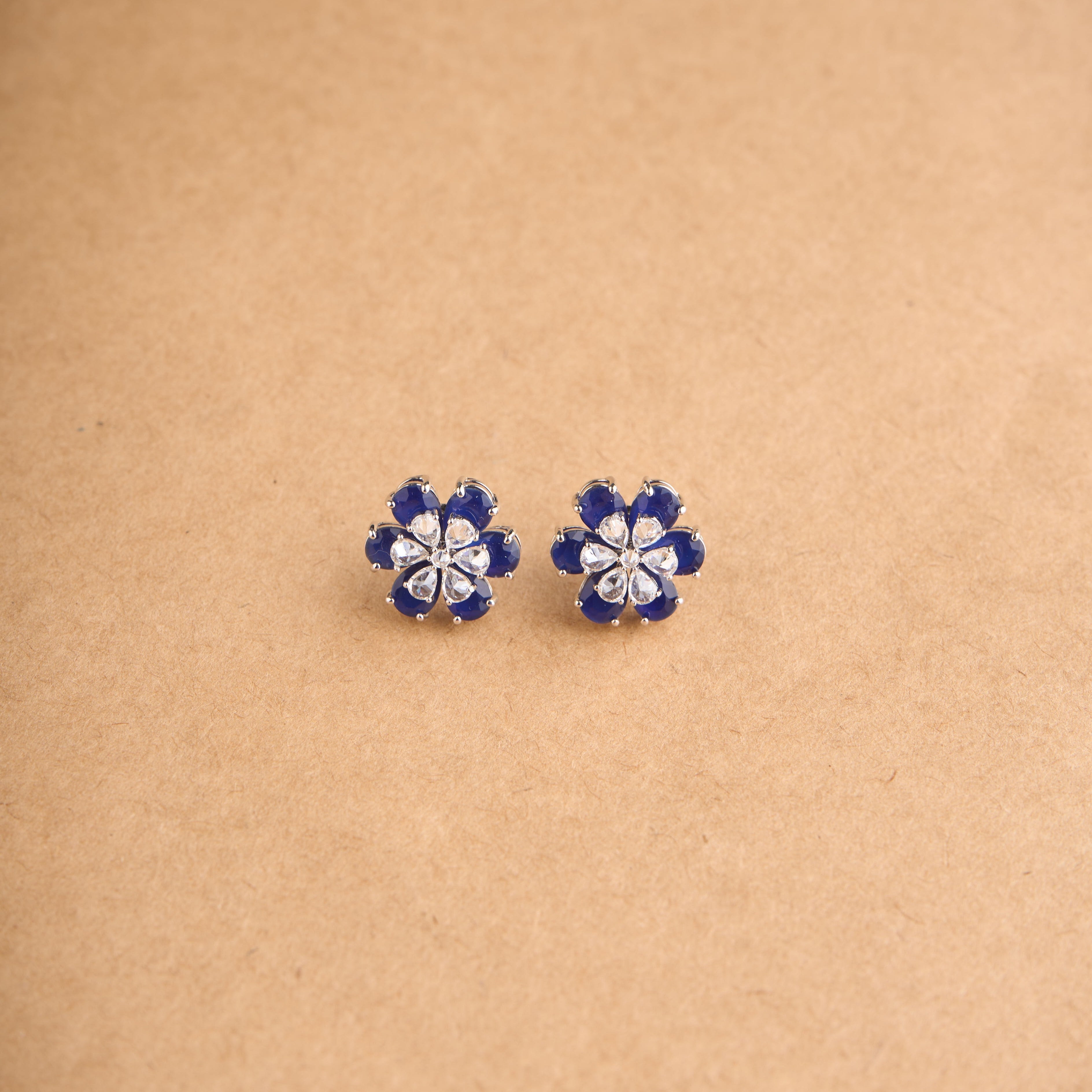 Liliosa Earrings Mozaati