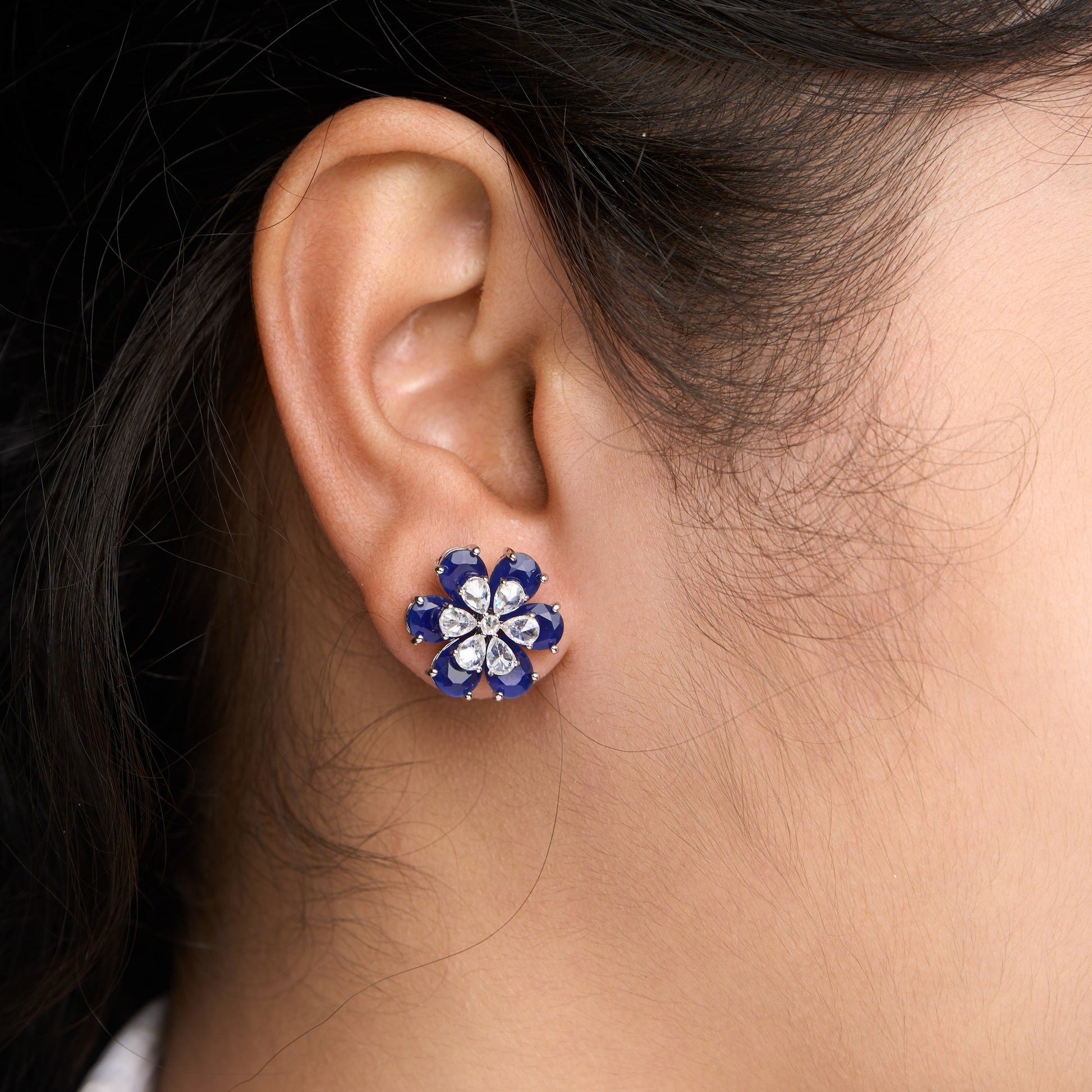 Liliosa Earrings Mozaati