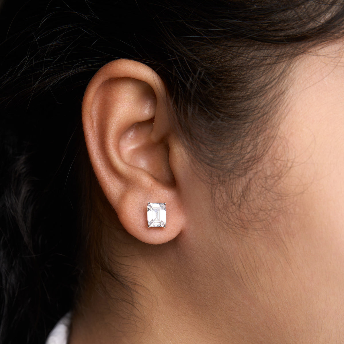 Delicate Emerald Stud Mozaati