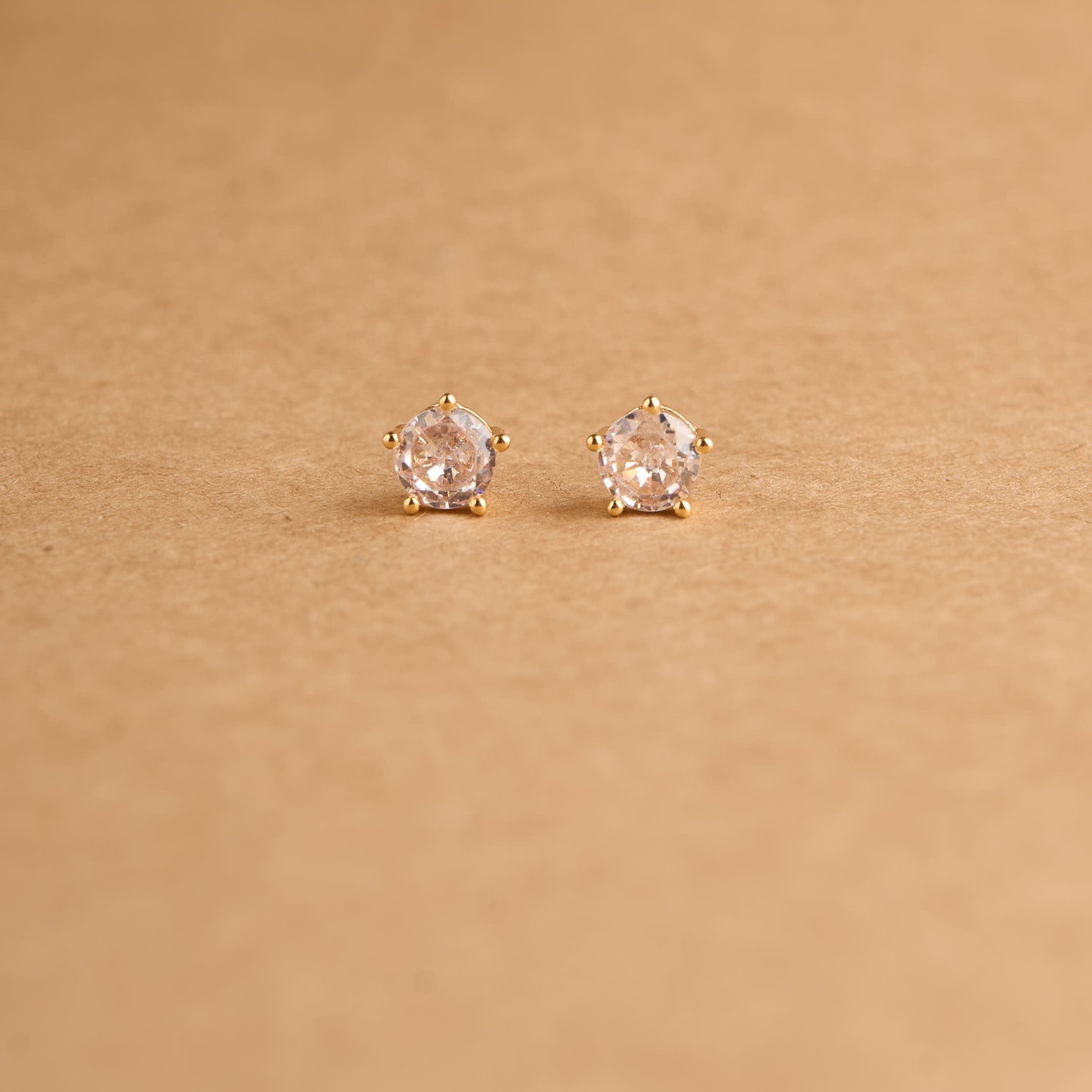 8mm Solitaire Stud Earrings Mozaati