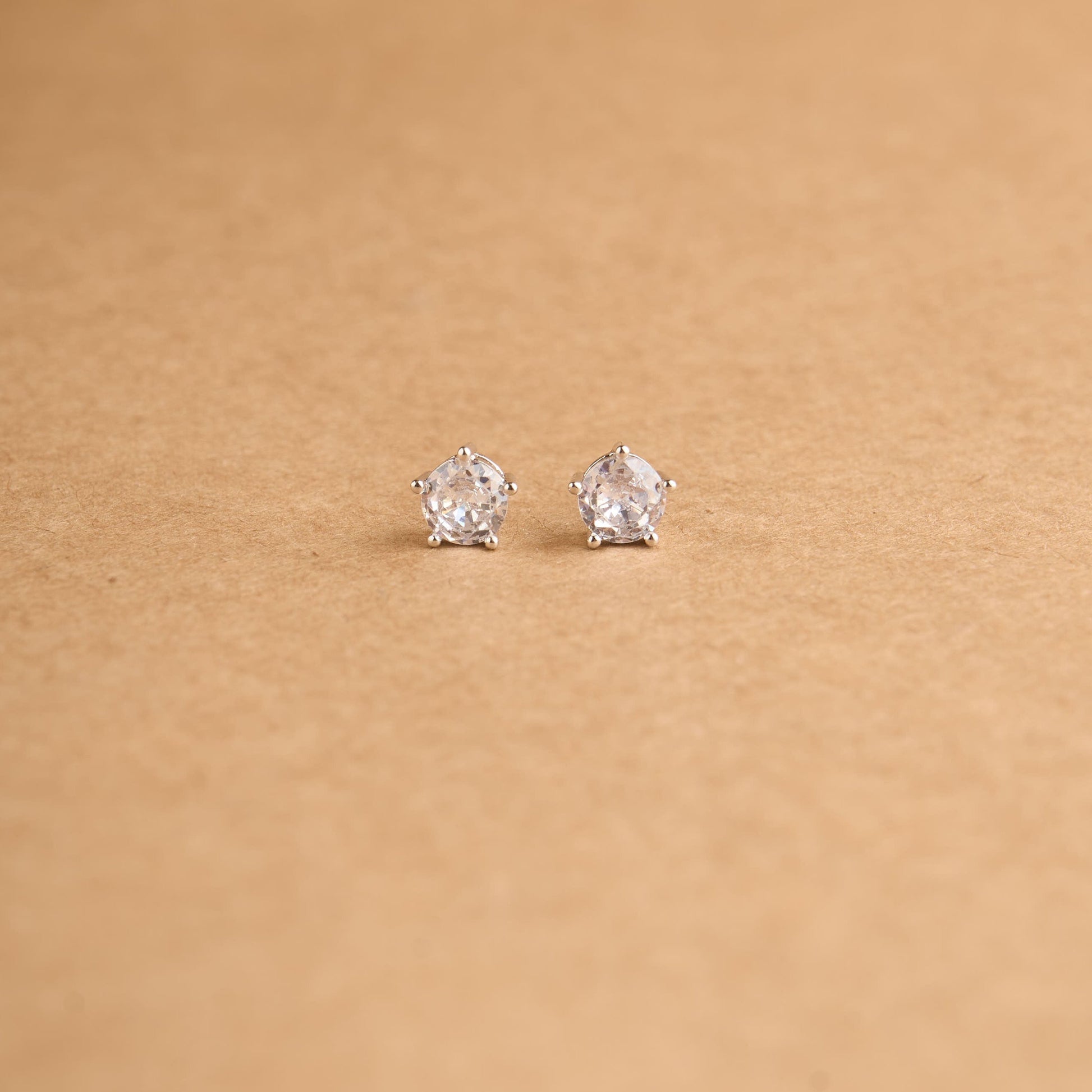 8mm Solitaire Stud Earrings Mozaati