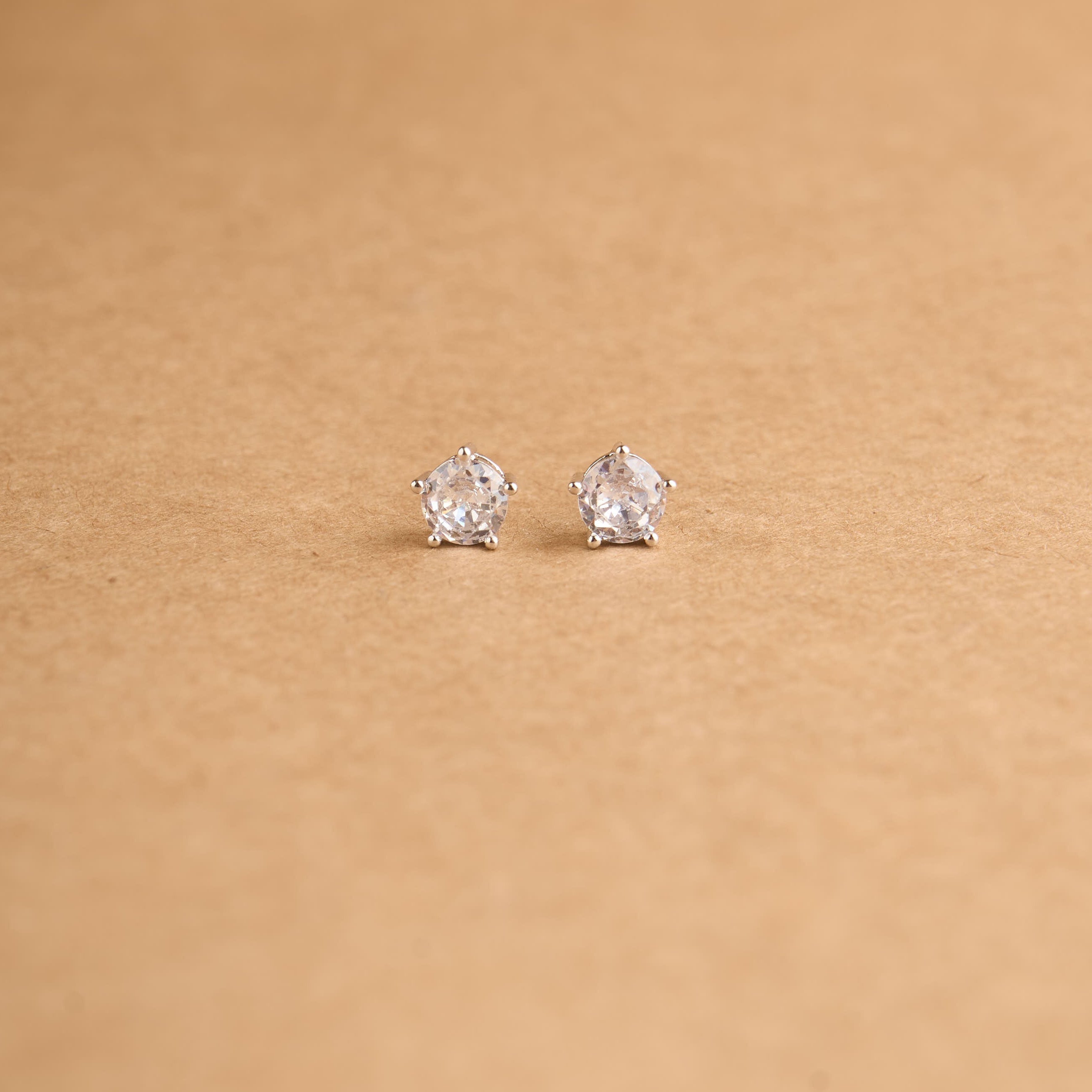 8mm Solitaire Stud Earrings Mozaati