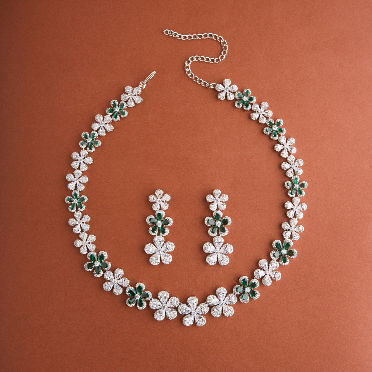 Anemone Grande Necklace Set Mozaati