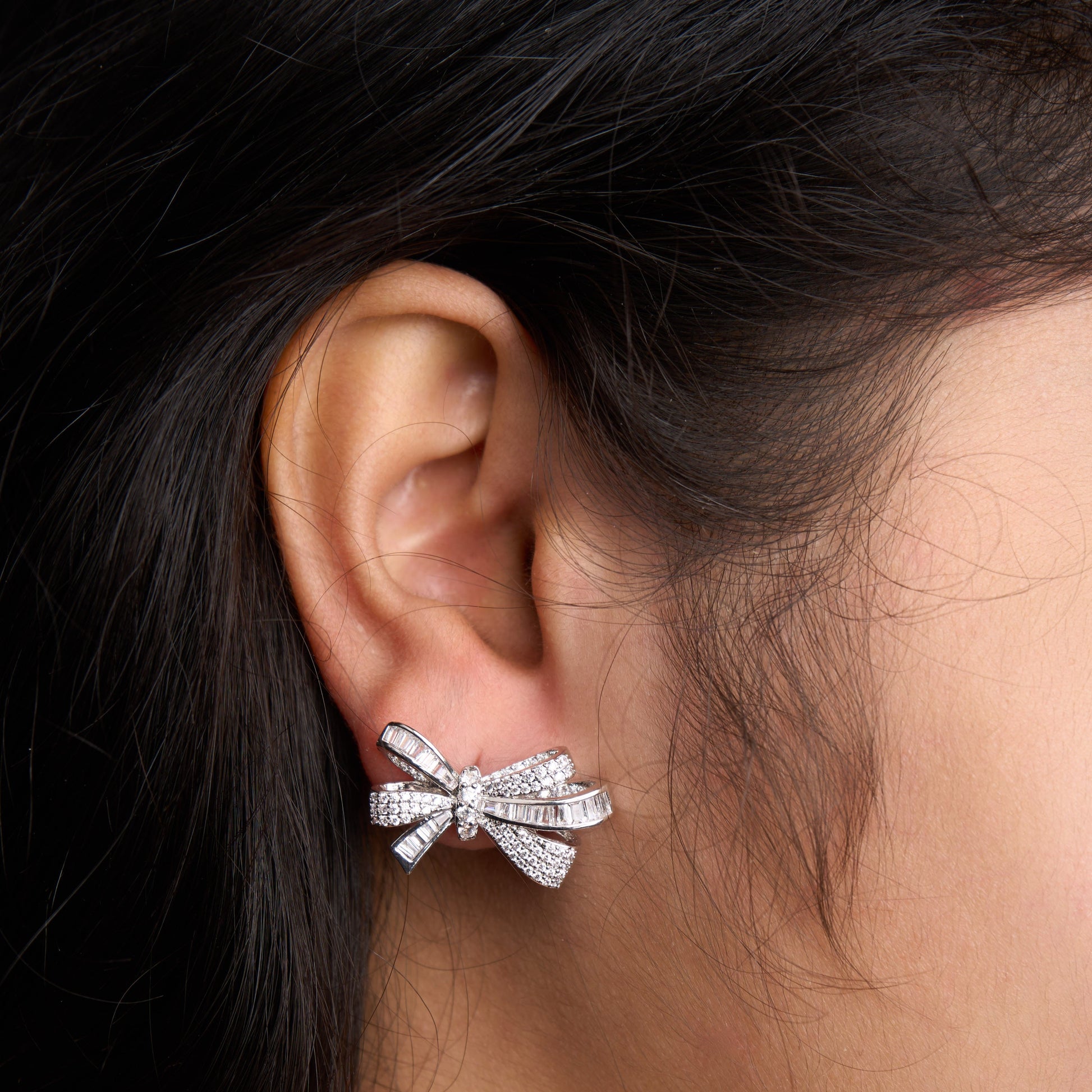 Bow Baguette Earrings Mozaati
