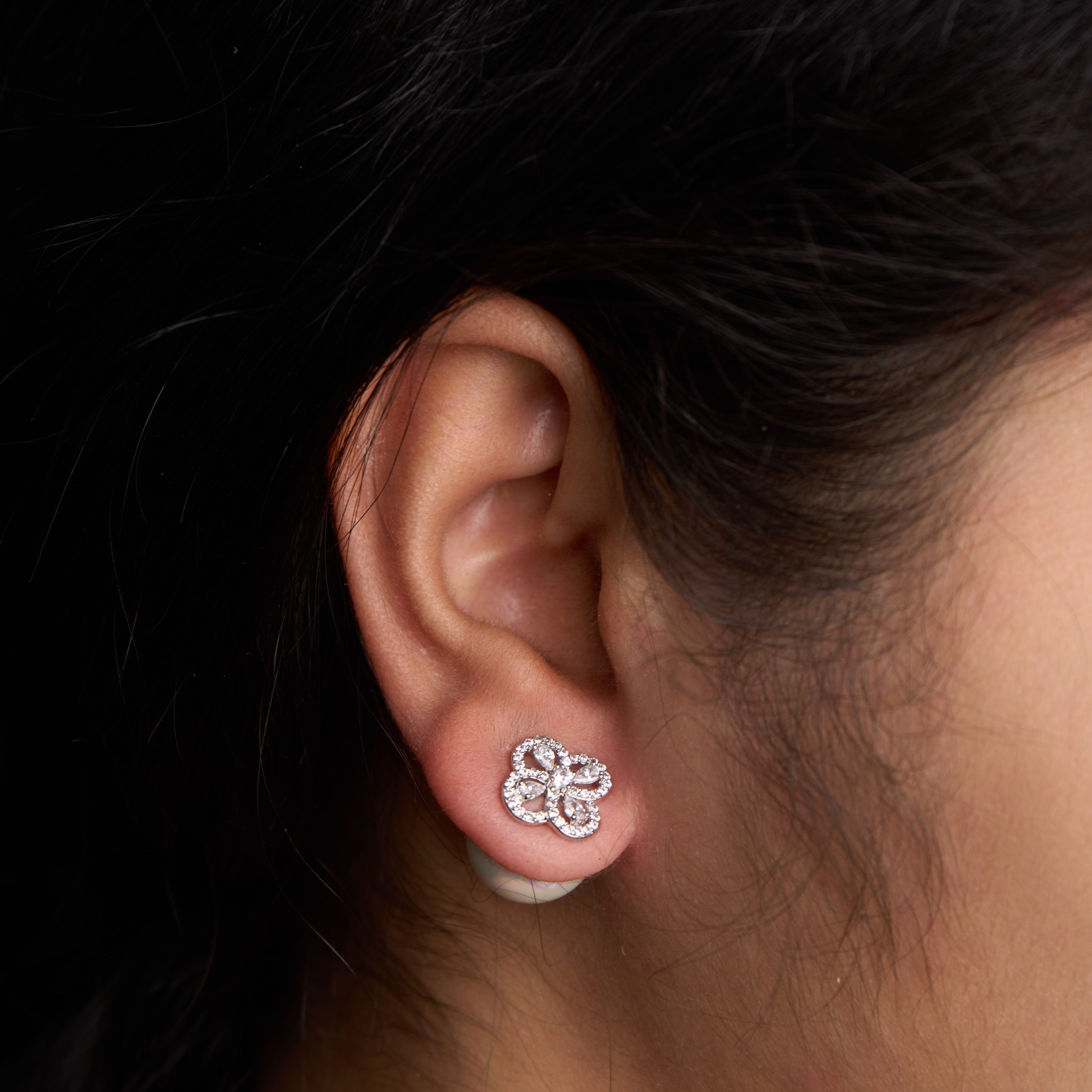 Clover Pearl Earrings Mozaati