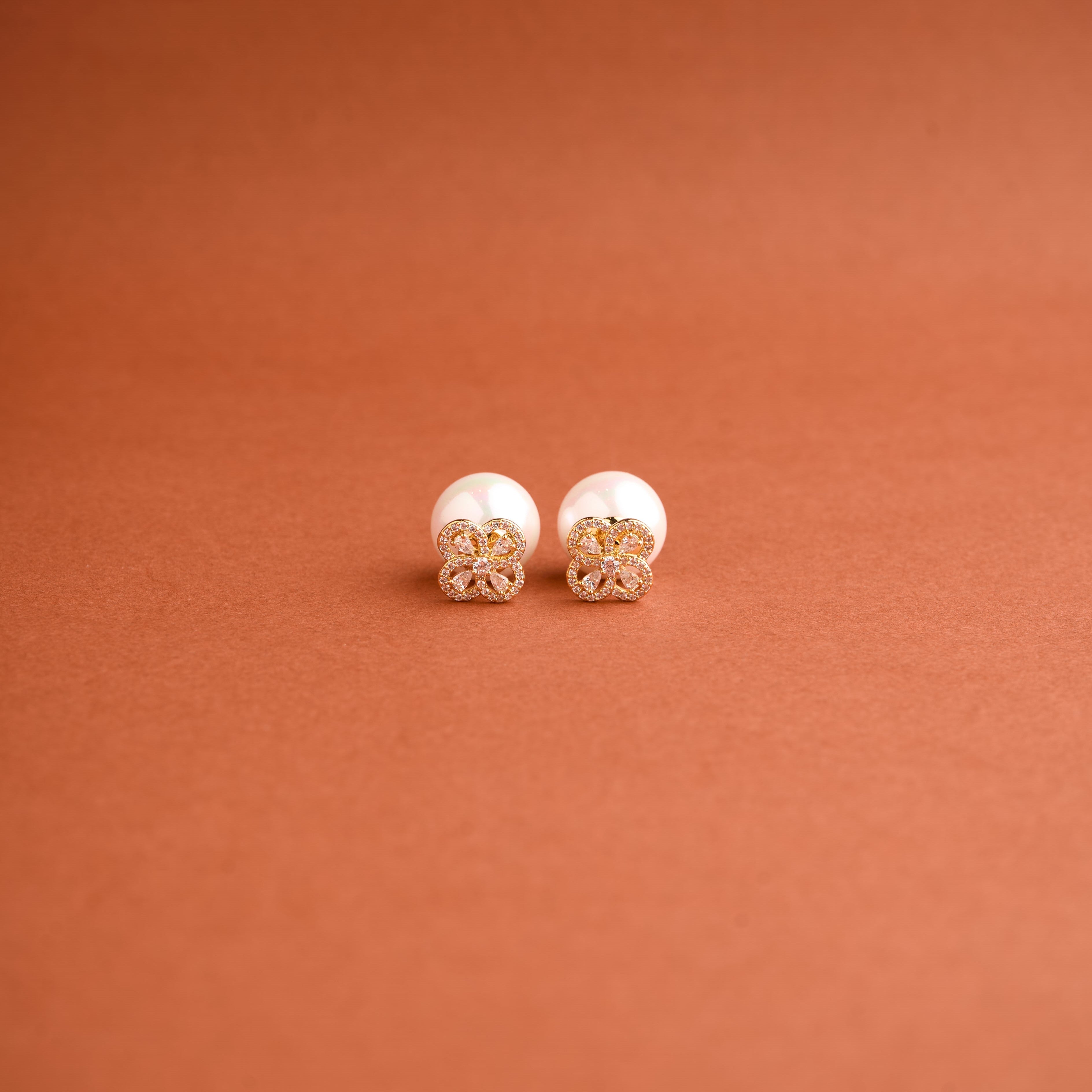 Clover Pearl Earrings Mozaati