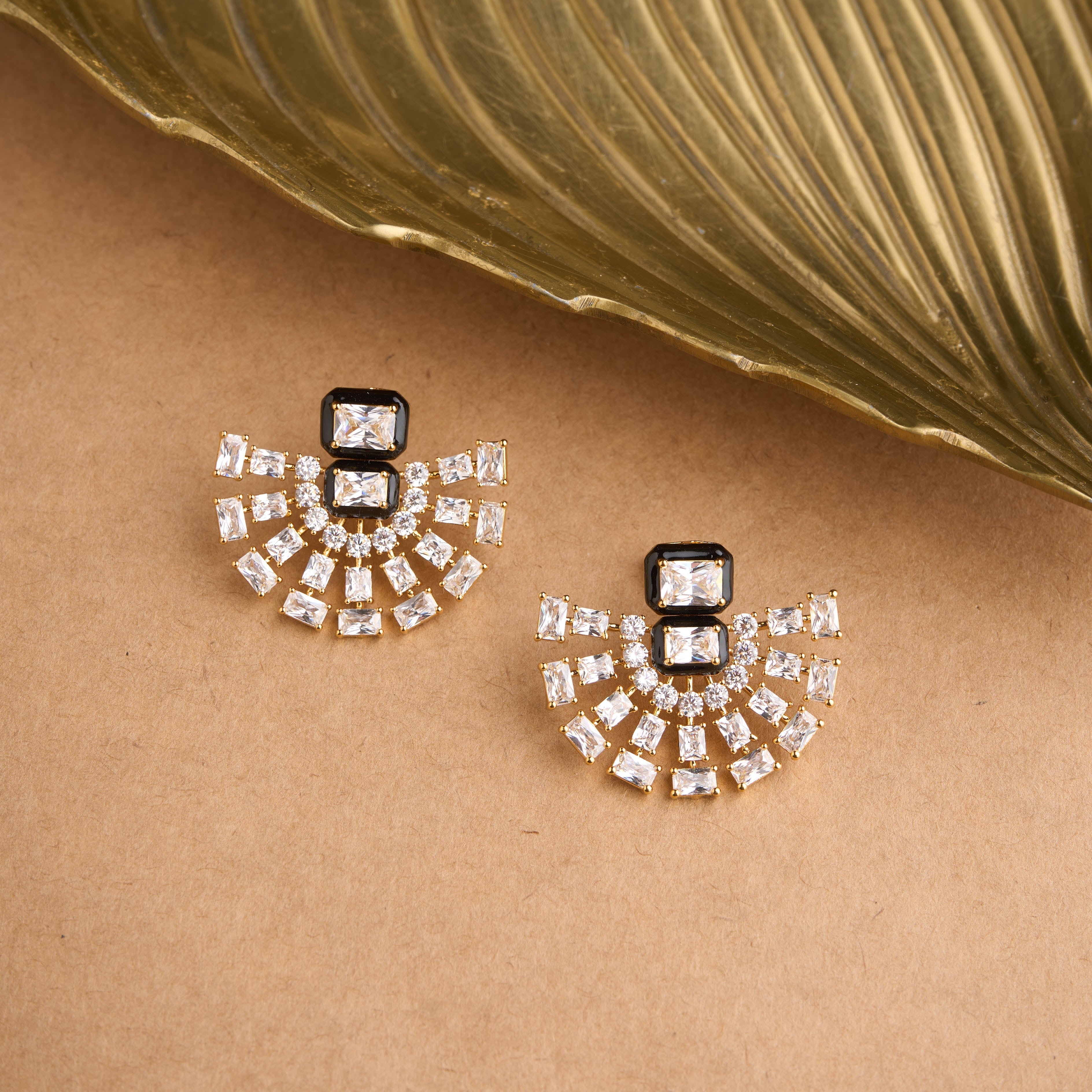Fan Enamel Earrings Mozaati