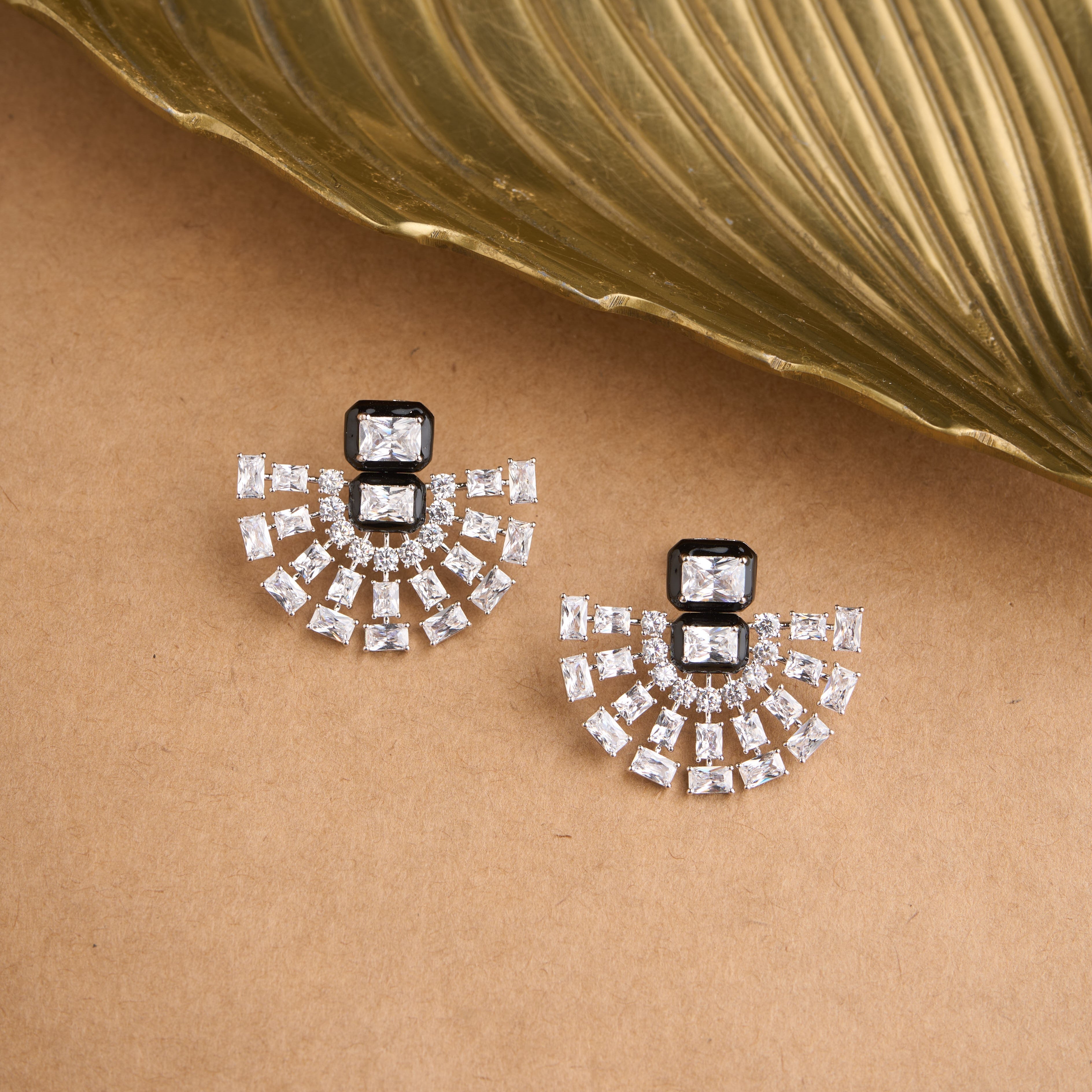 Fan Enamel Earrings Mozaati
