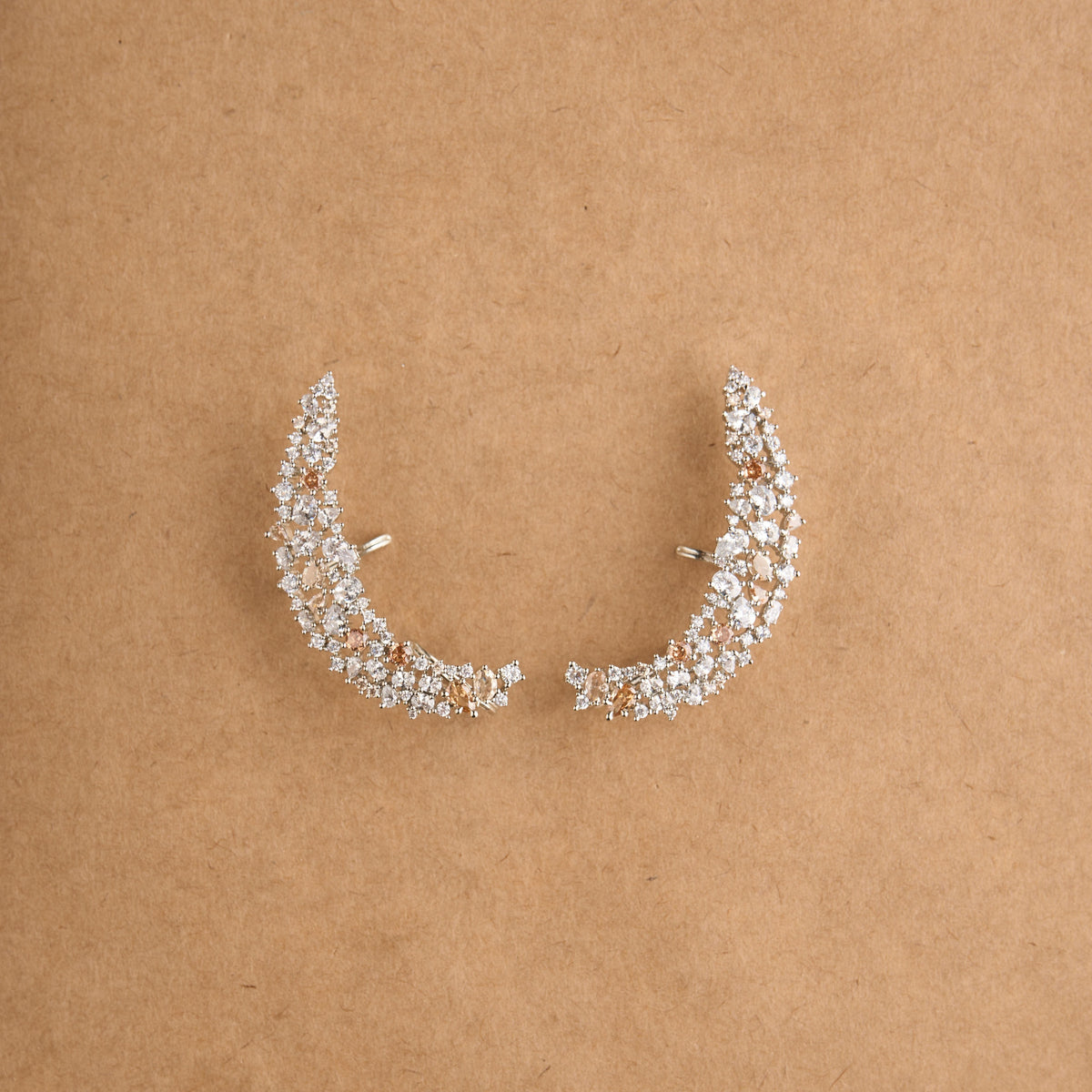 Edge Glitz Ear Cuff Mozaati