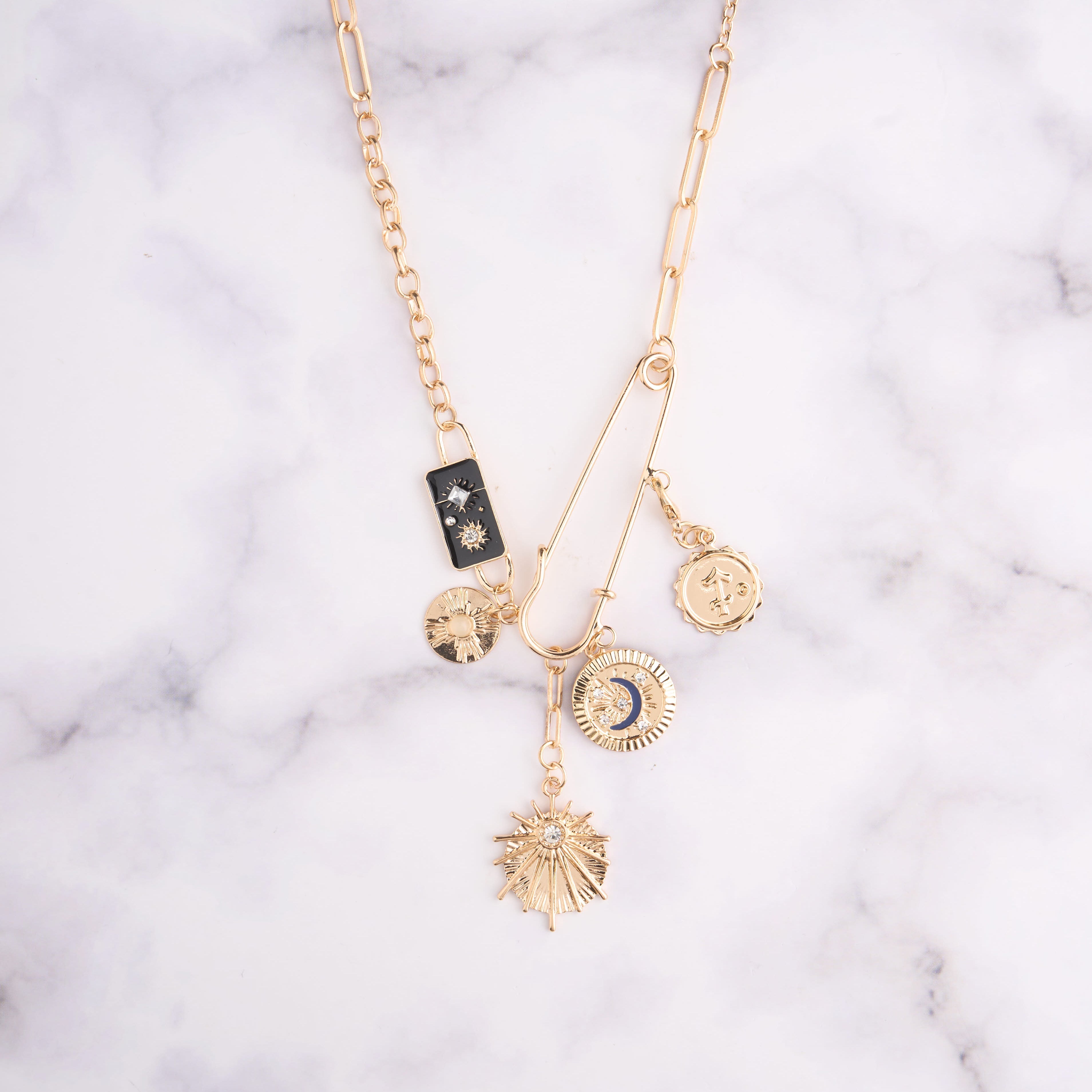 Pin Charm Moon Necklace Mozaati