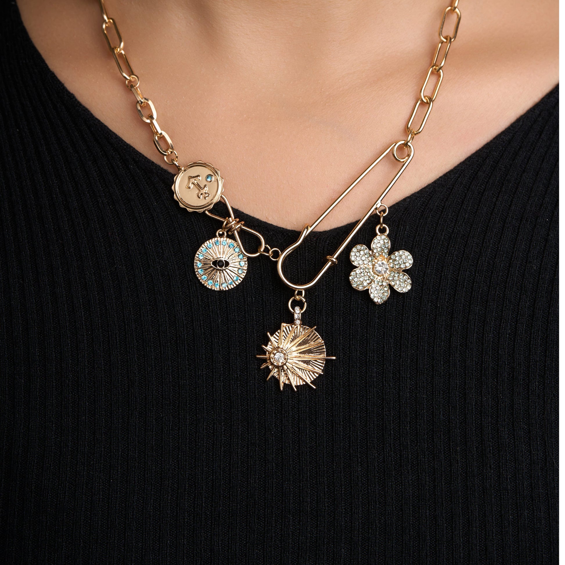 Pin Charm Flower Necklace Mozaati