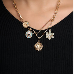 Pin Charm Flower Necklace Mozaati