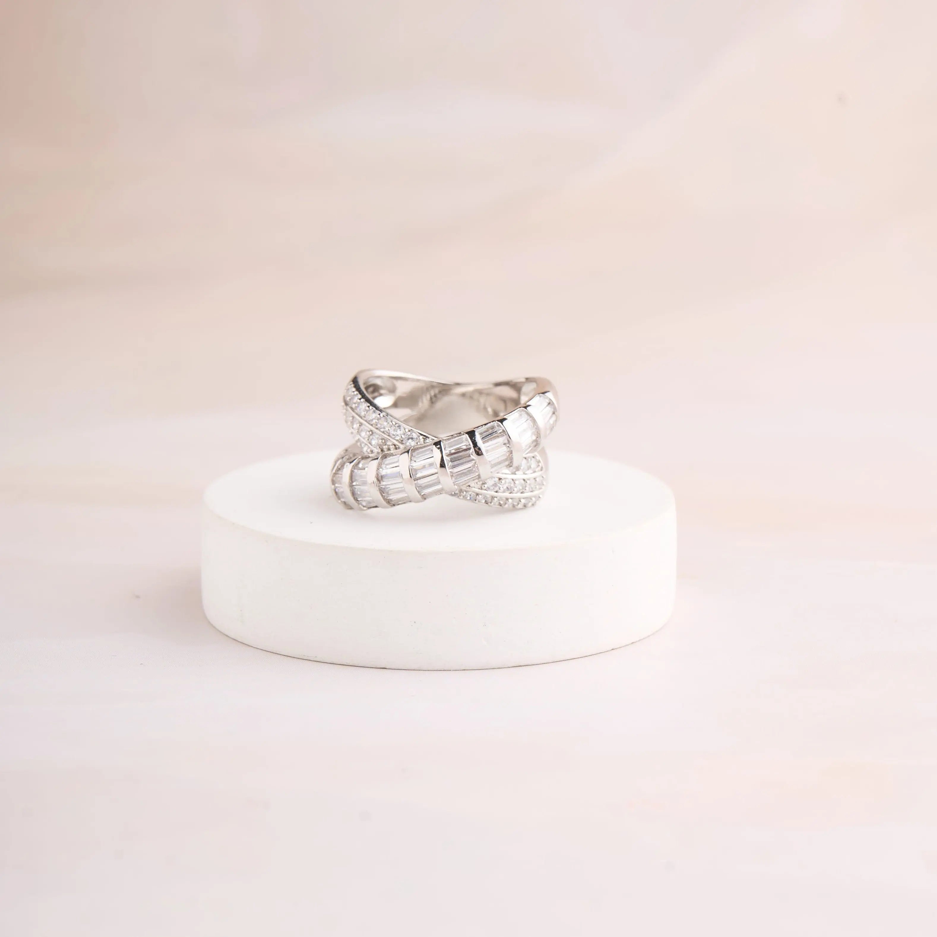 Baguette Cross Ring Mozaati