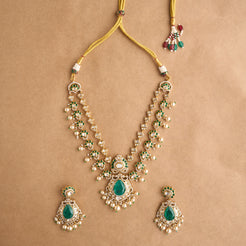 Chaand Lotus Necklace Mozaati