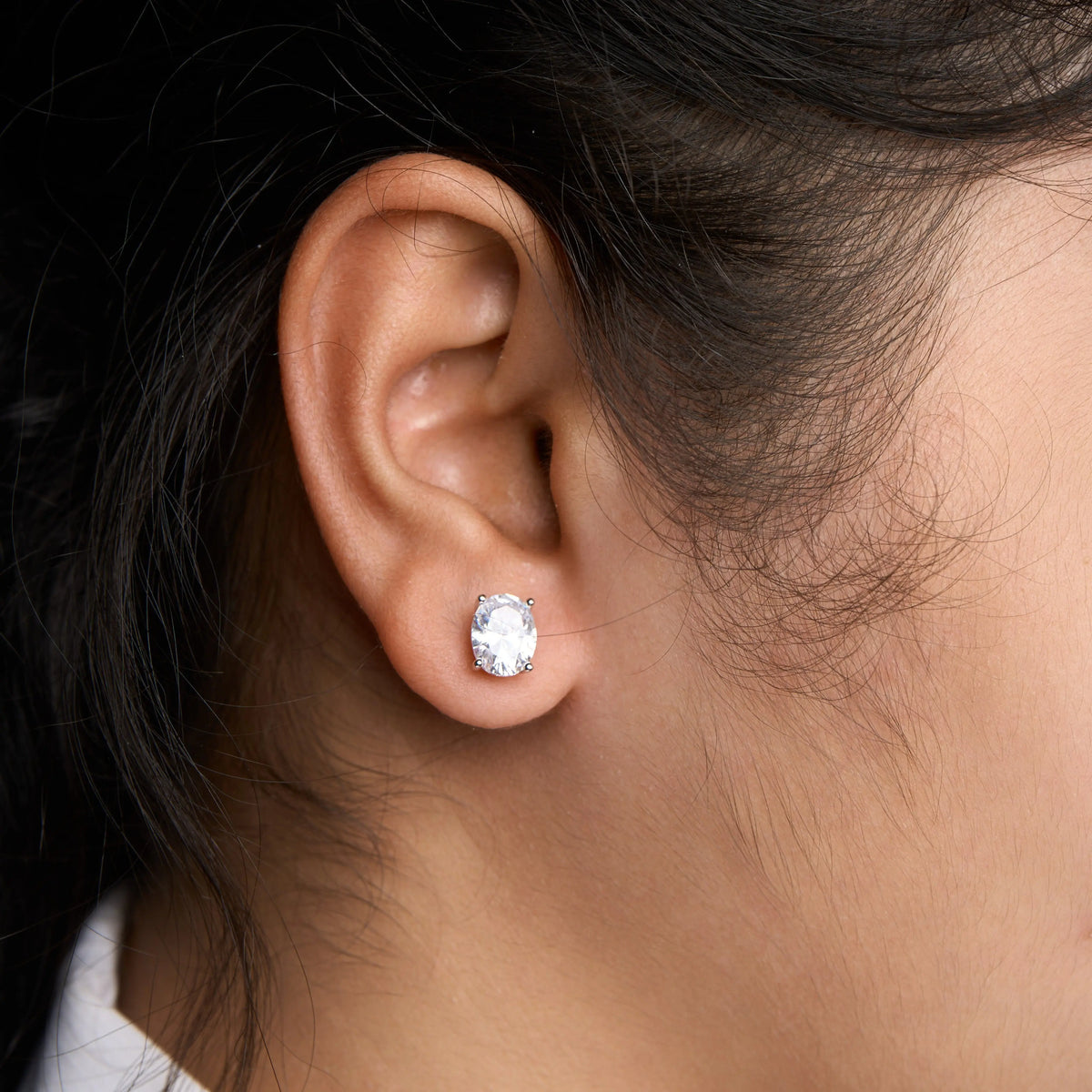 Delicate Oval Studs Mozaati