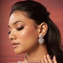 Load image into Gallery viewer, Trap Earrings - Rose
