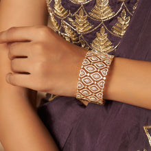 Load image into Gallery viewer, Circe Bracelet - Gold
