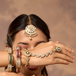 Thraya Hathphool Mozaati