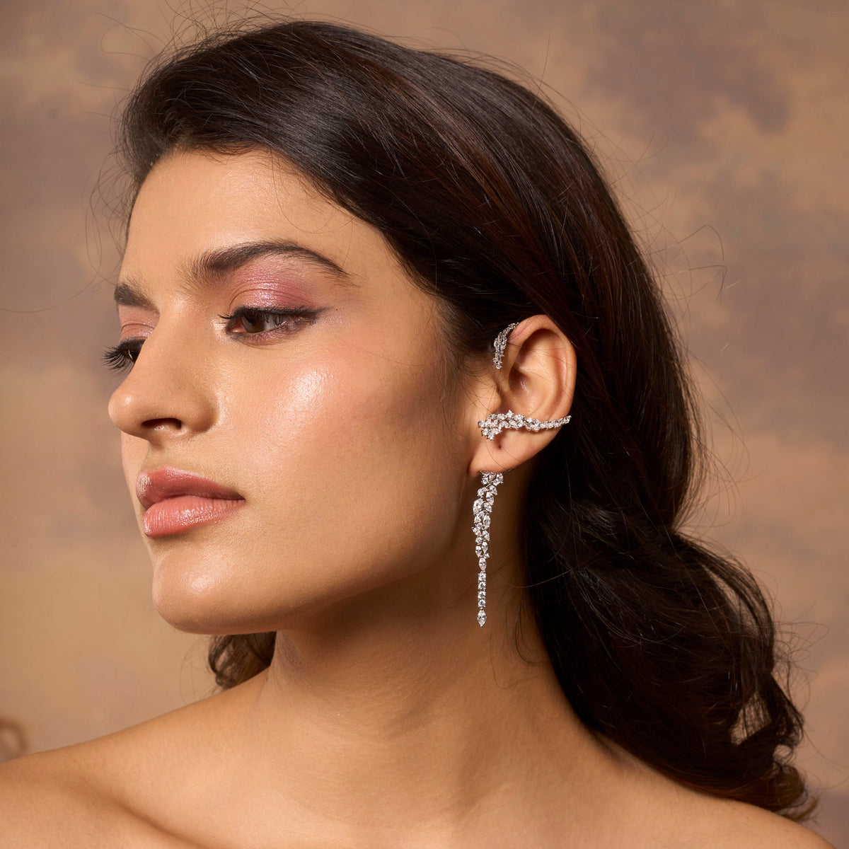 Celeste Line Ear Cuff Mozaati