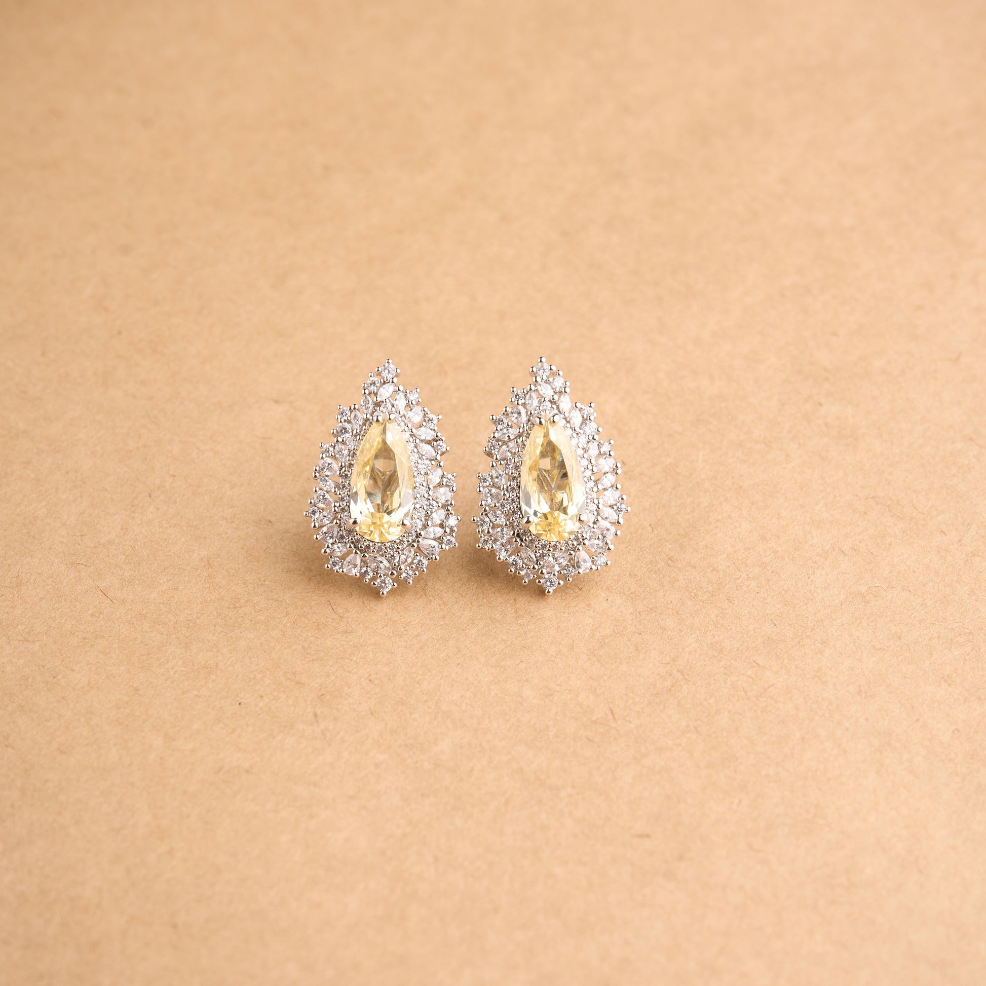 Nirvigh Earrings Mozaati