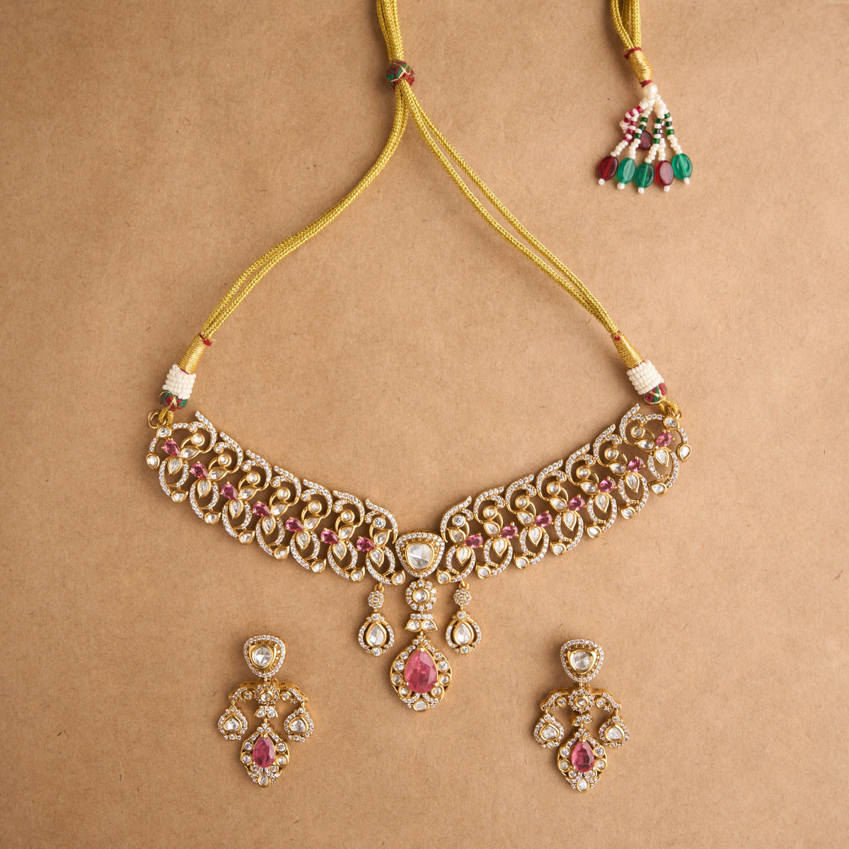 Mrinalika Necklace Mozaati
