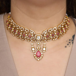 Mrinalika Necklace Mozaati