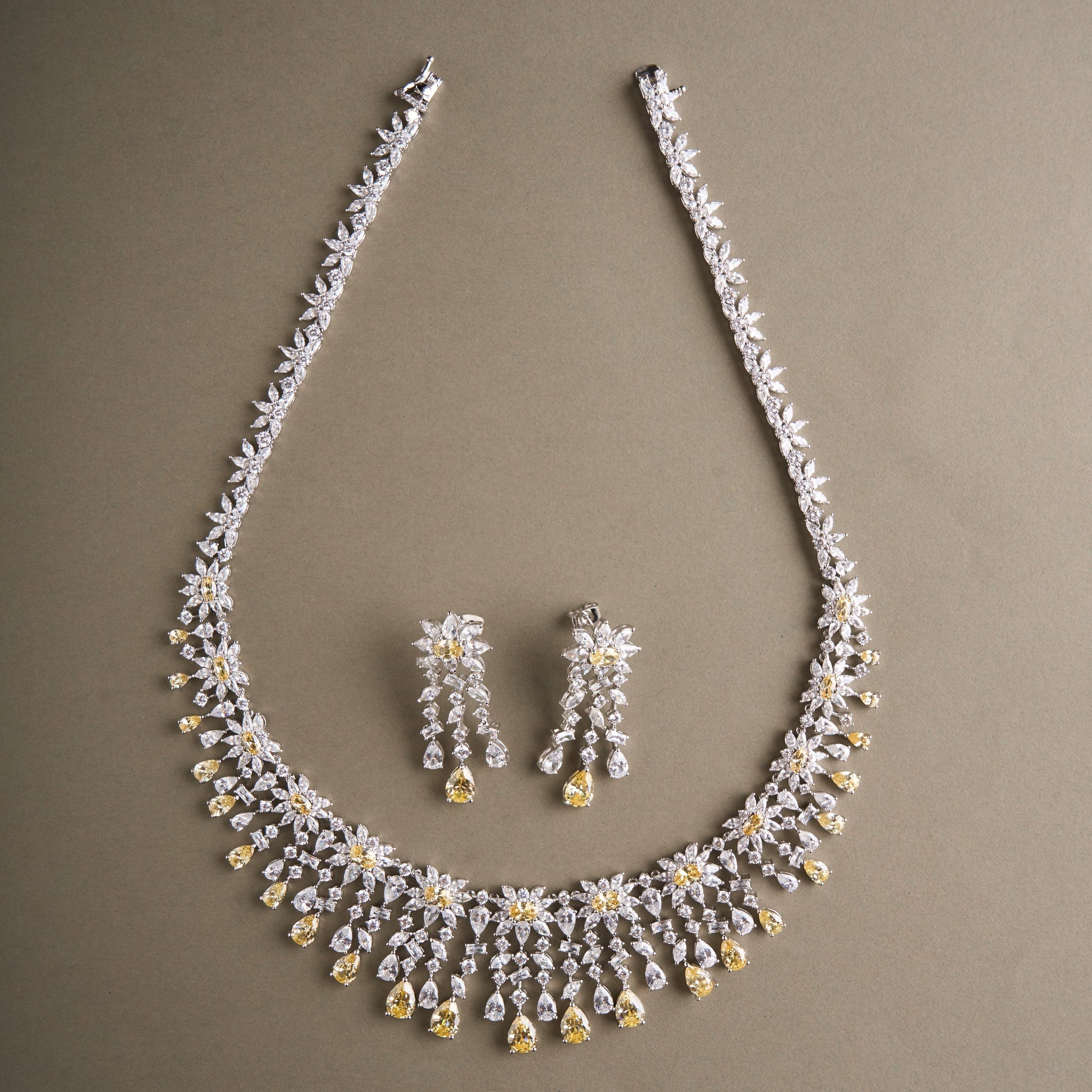 Arshiya Necklace Set Mozaati