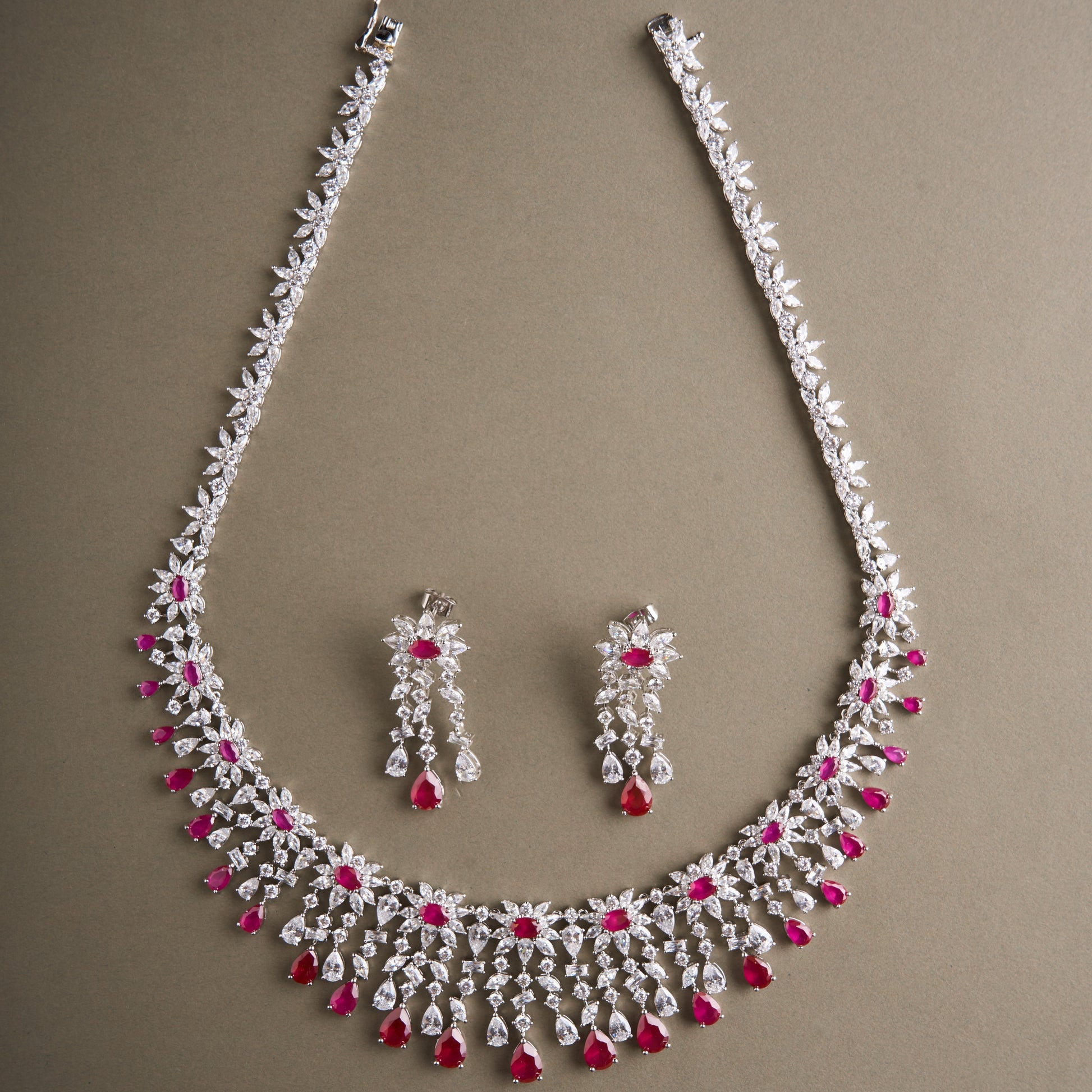 Arshiya Necklace Set Mozaati