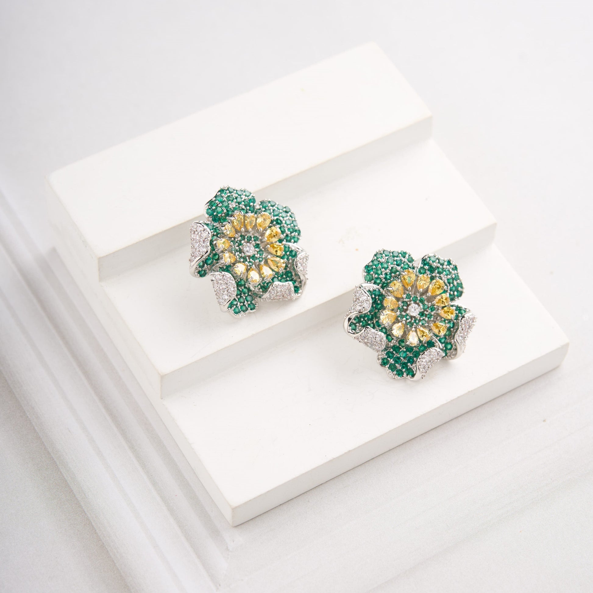 Avaia  Earrings Mozaati