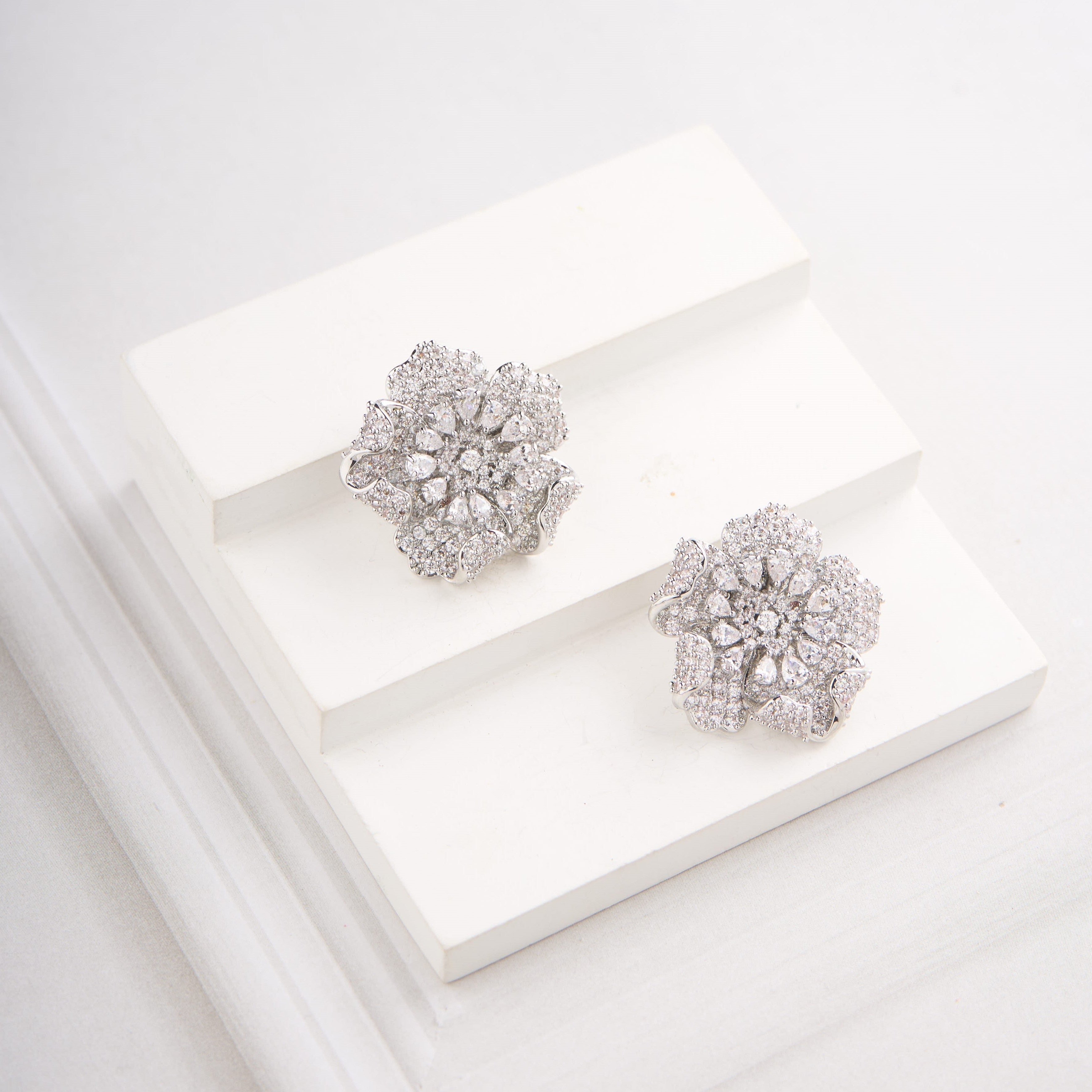 Avaia  Earrings Mozaati