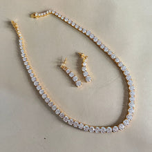 Load image into Gallery viewer, Avery Necklace Set - Gold
