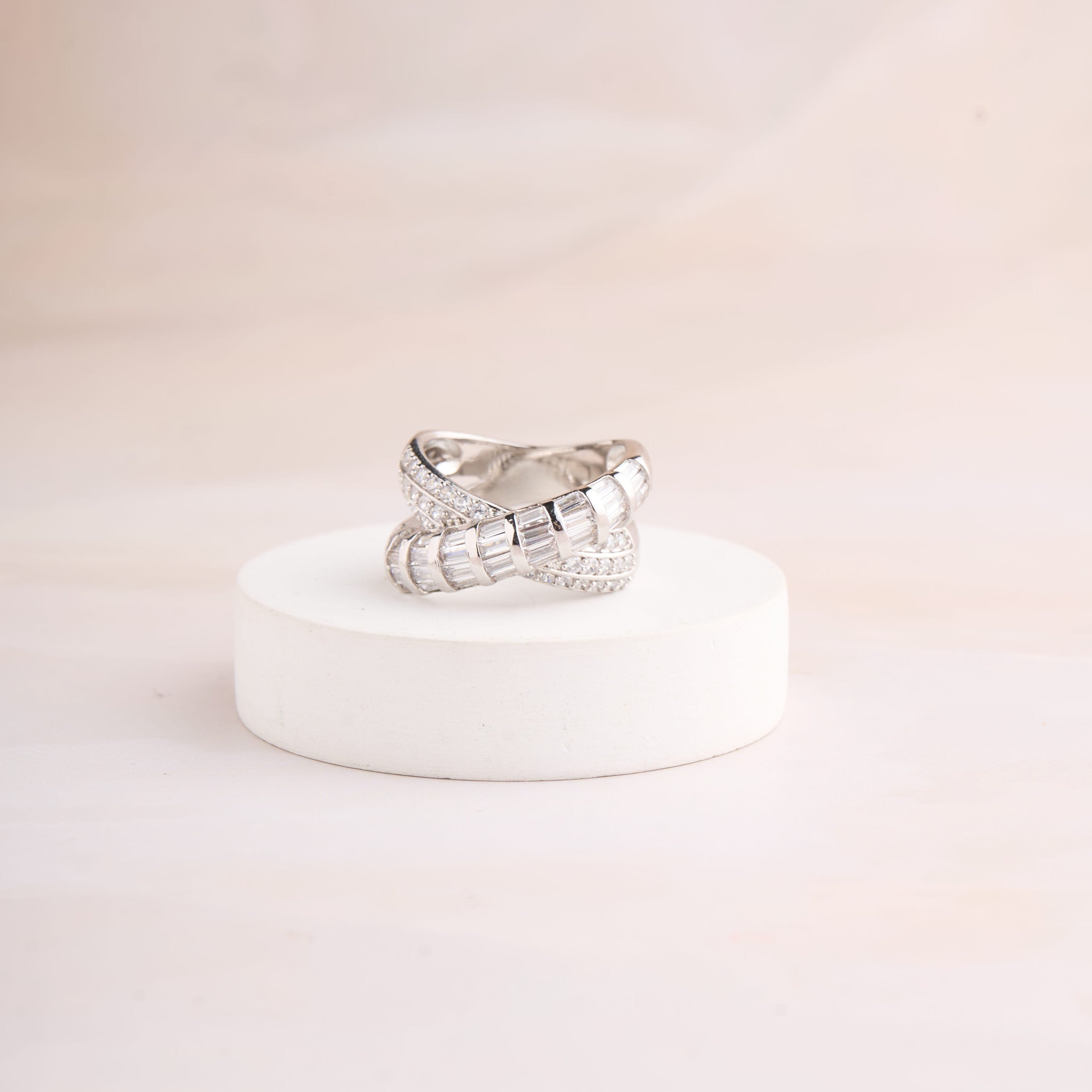 Baguette Cross Ring Mozaati