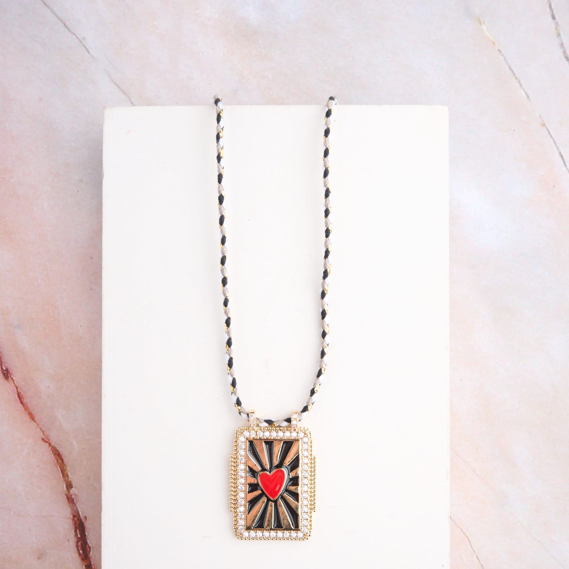 Big Tag Thread Pendant Mozaati