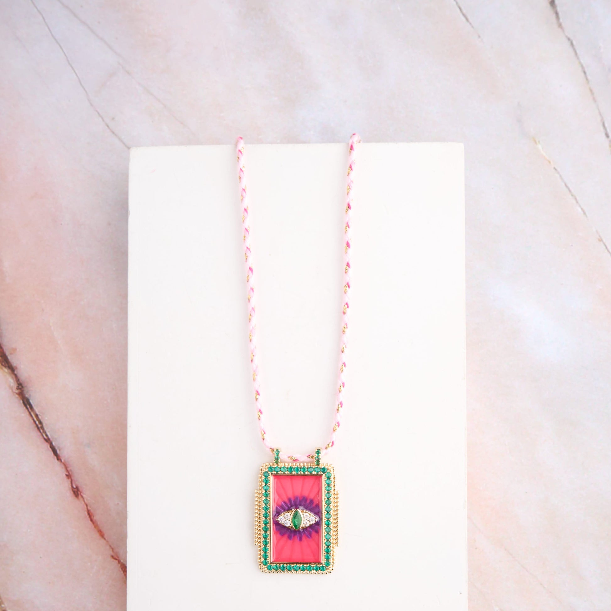 Big Tag Thread Pendant Mozaati