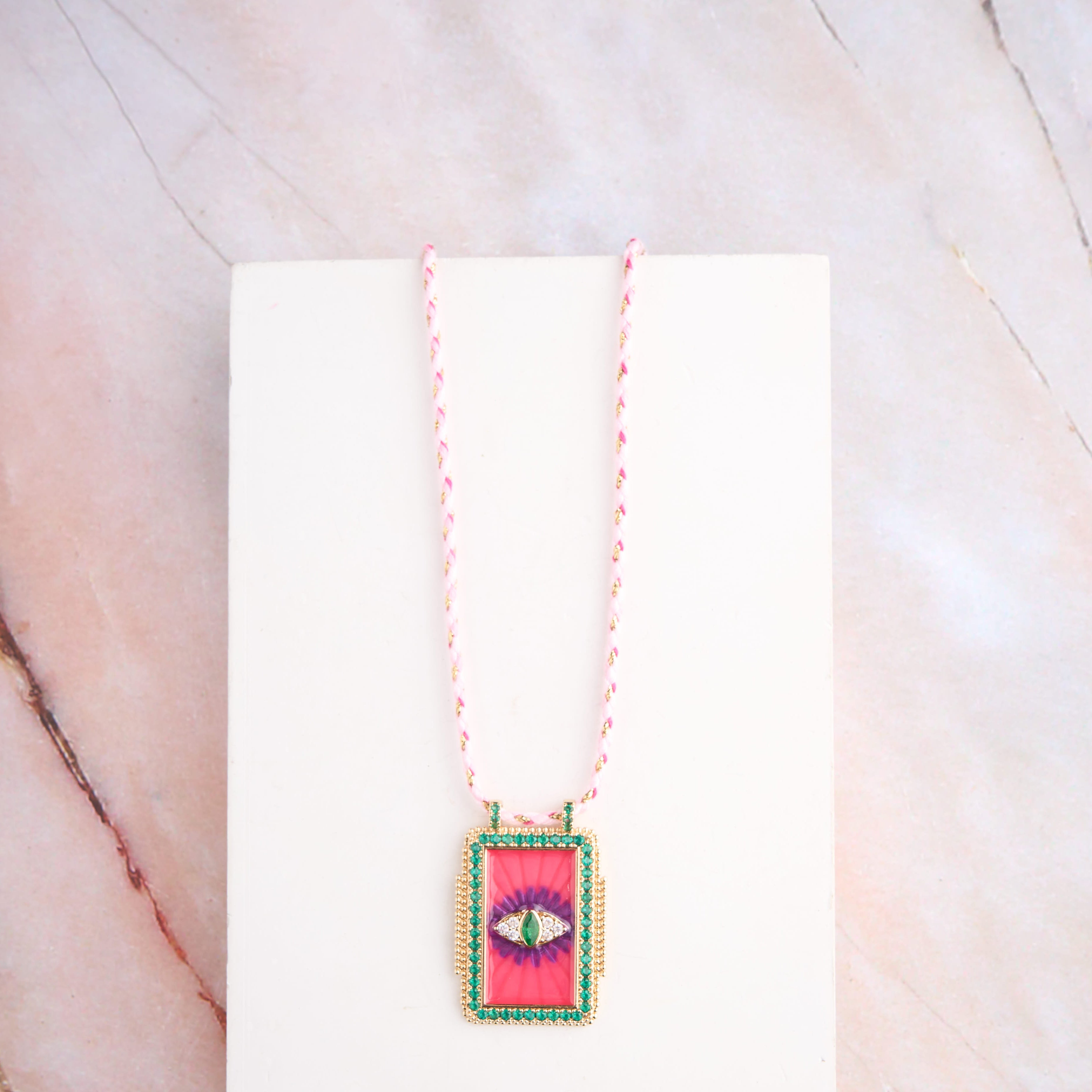 Big Tag Thread Pendant Mozaati