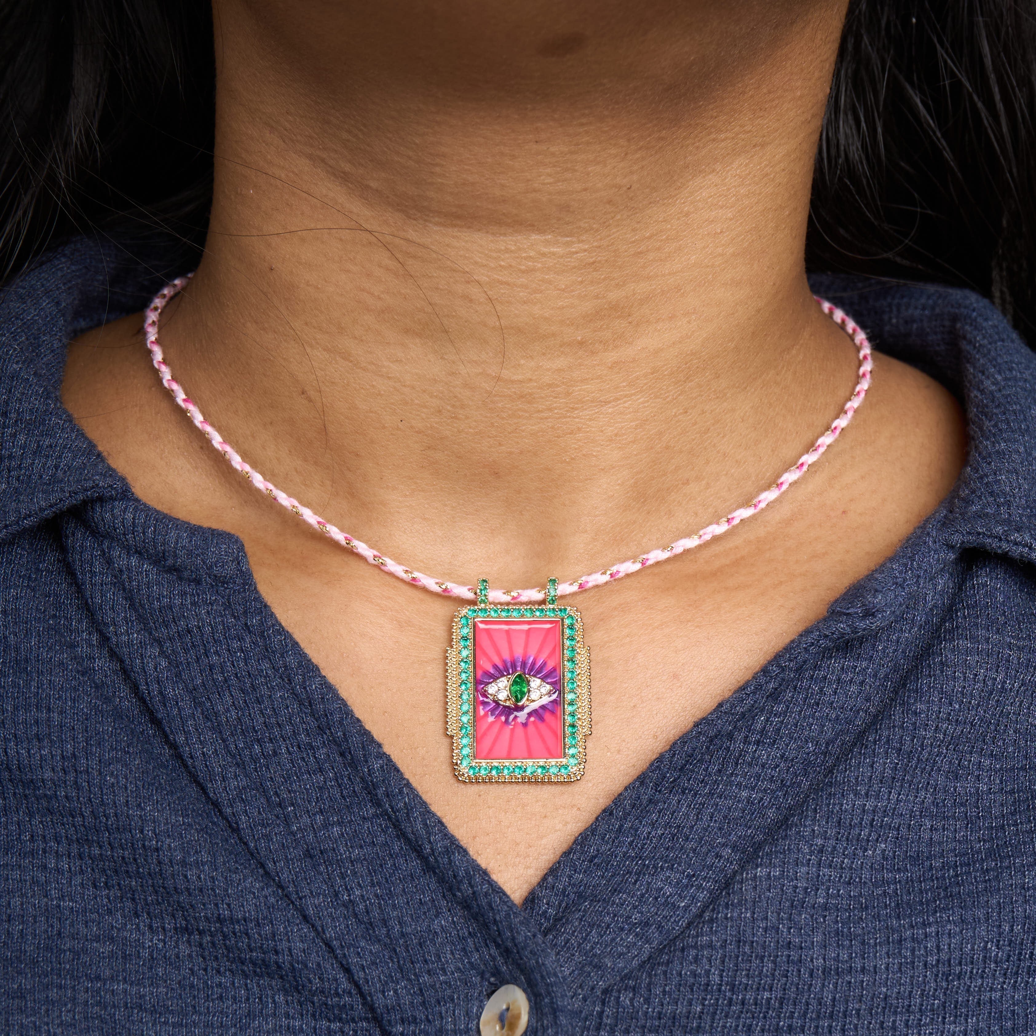 Big Tag Thread Pendant Mozaati