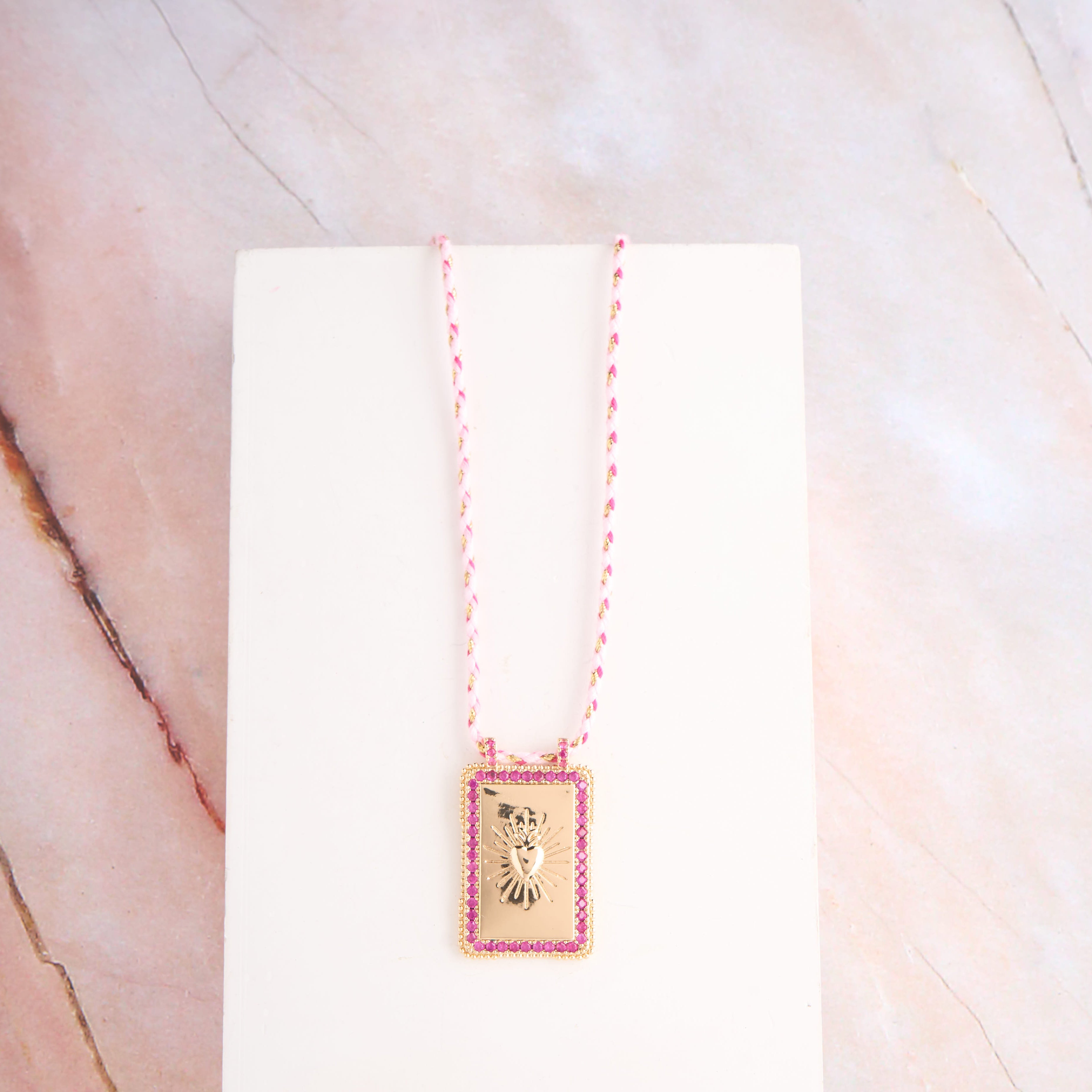 Big Tag Thread Pendant Mozaati