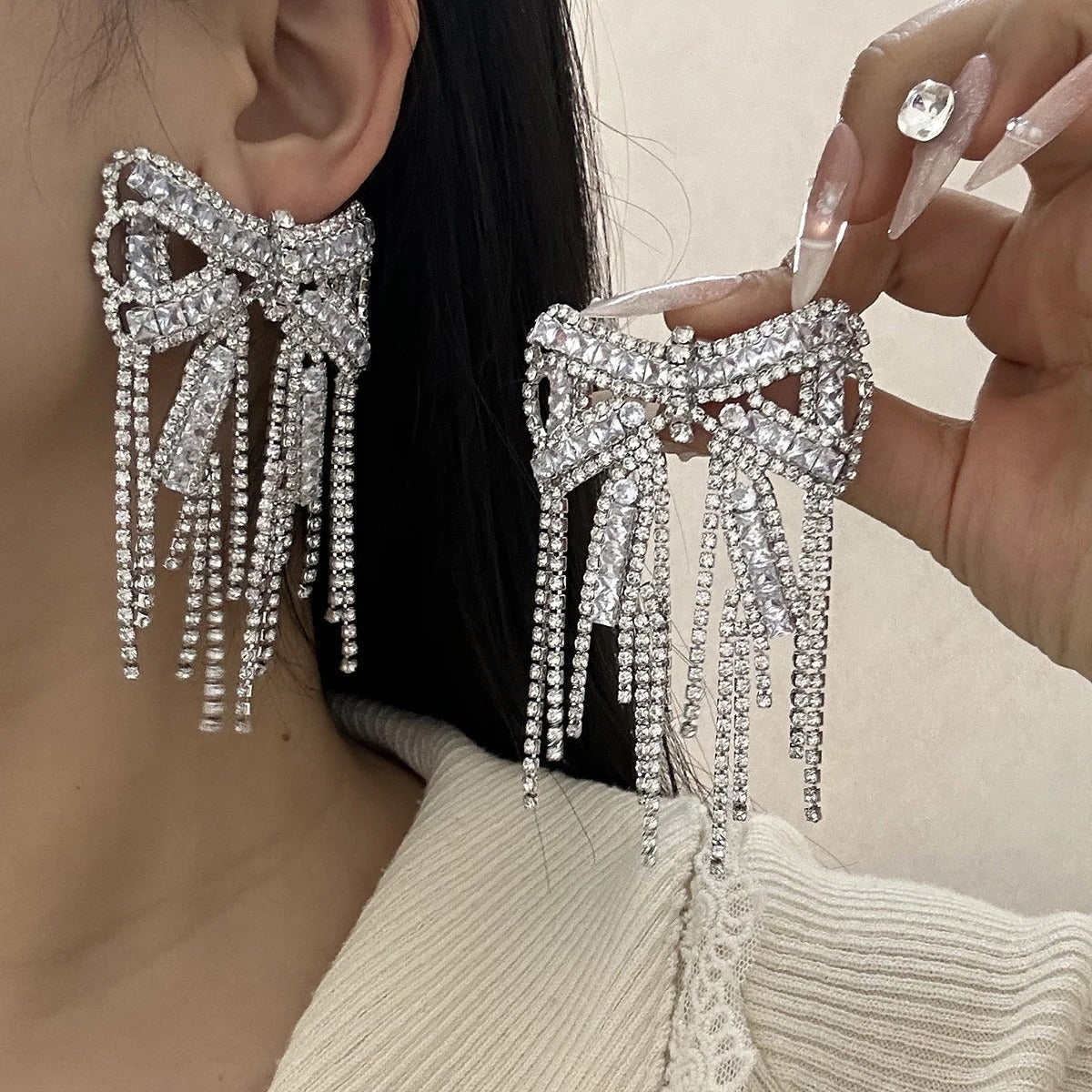 Bow Line Rhine Earrings Mozaati