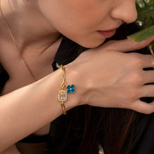 Load image into Gallery viewer, Clover Charm Bracelet
