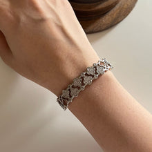 Load image into Gallery viewer, Clover Dia Cuff

