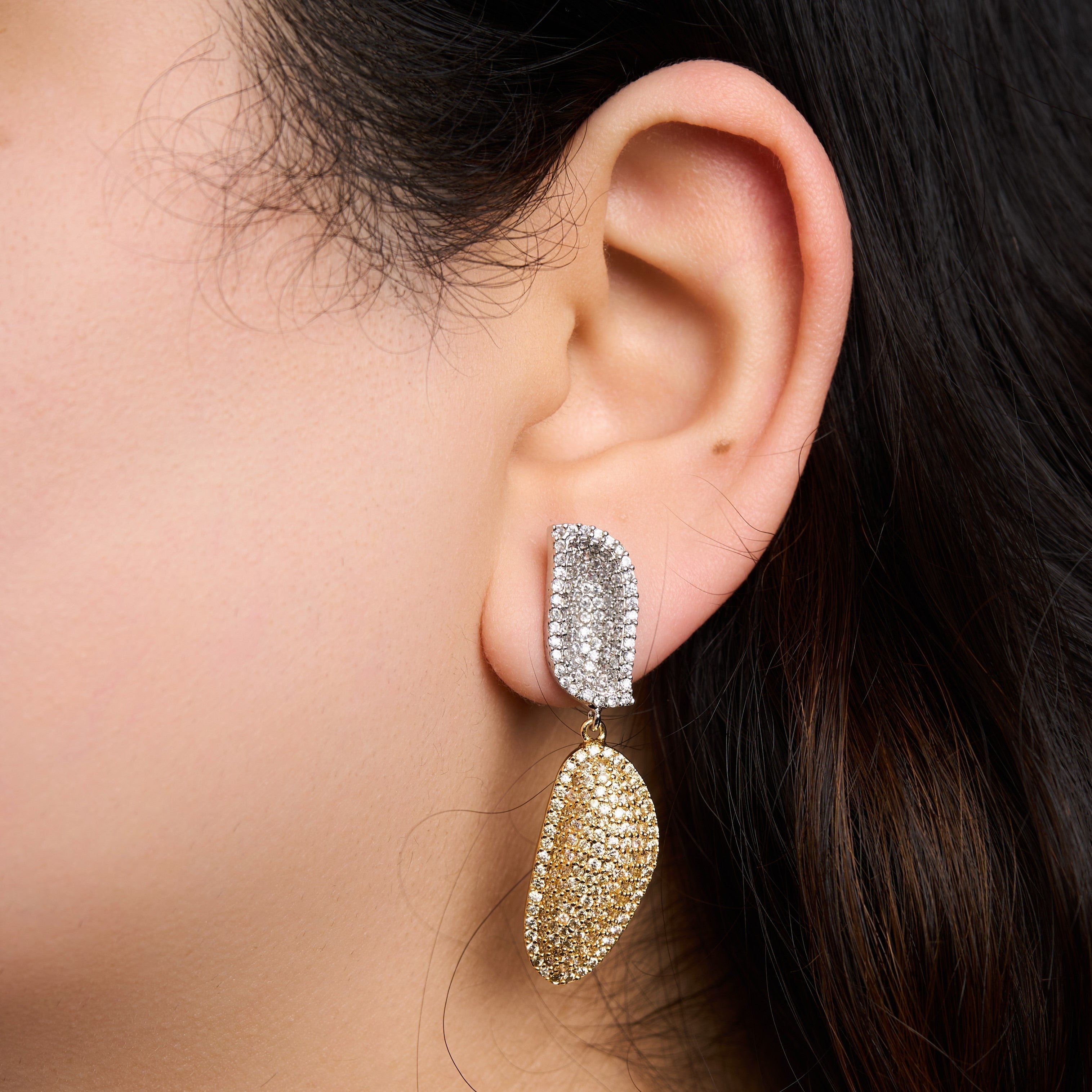 Curve Gold Earrings Mozaati
