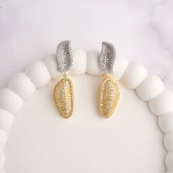 Curve Gold Earrings Mozaati