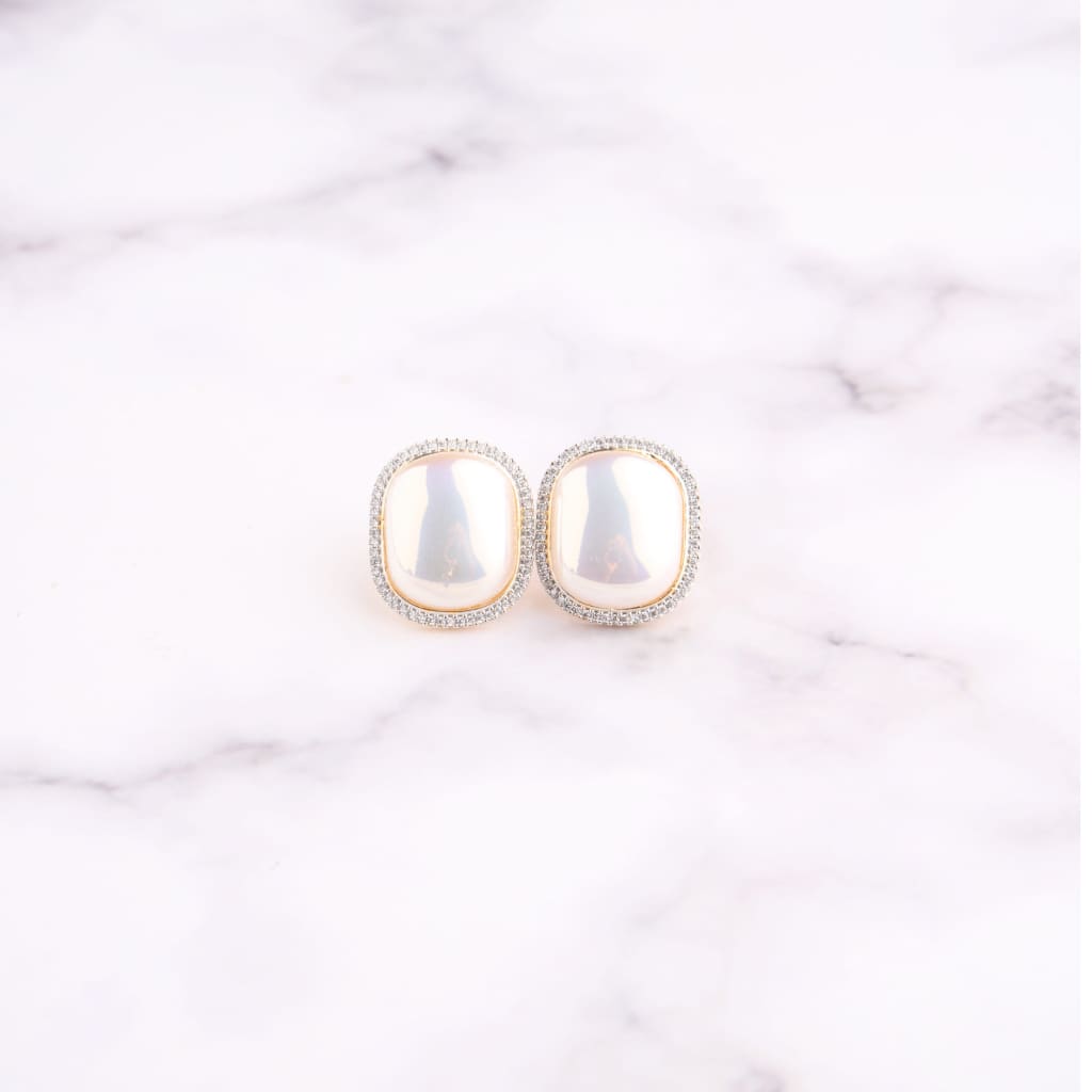 Cushion Pearl Earrings - Gold