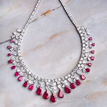 Load image into Gallery viewer, Daisy Flower Necklace Set - Red
