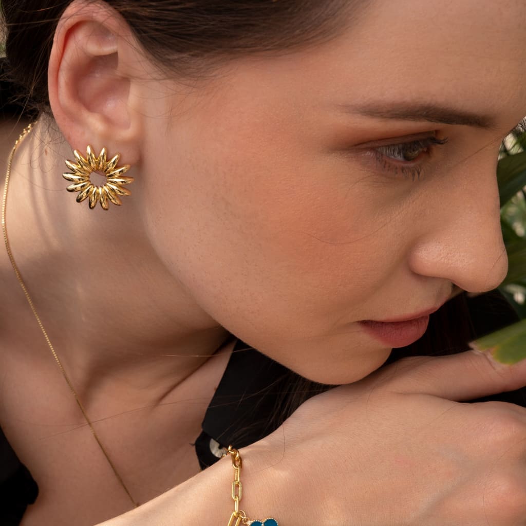 Daisy Studs