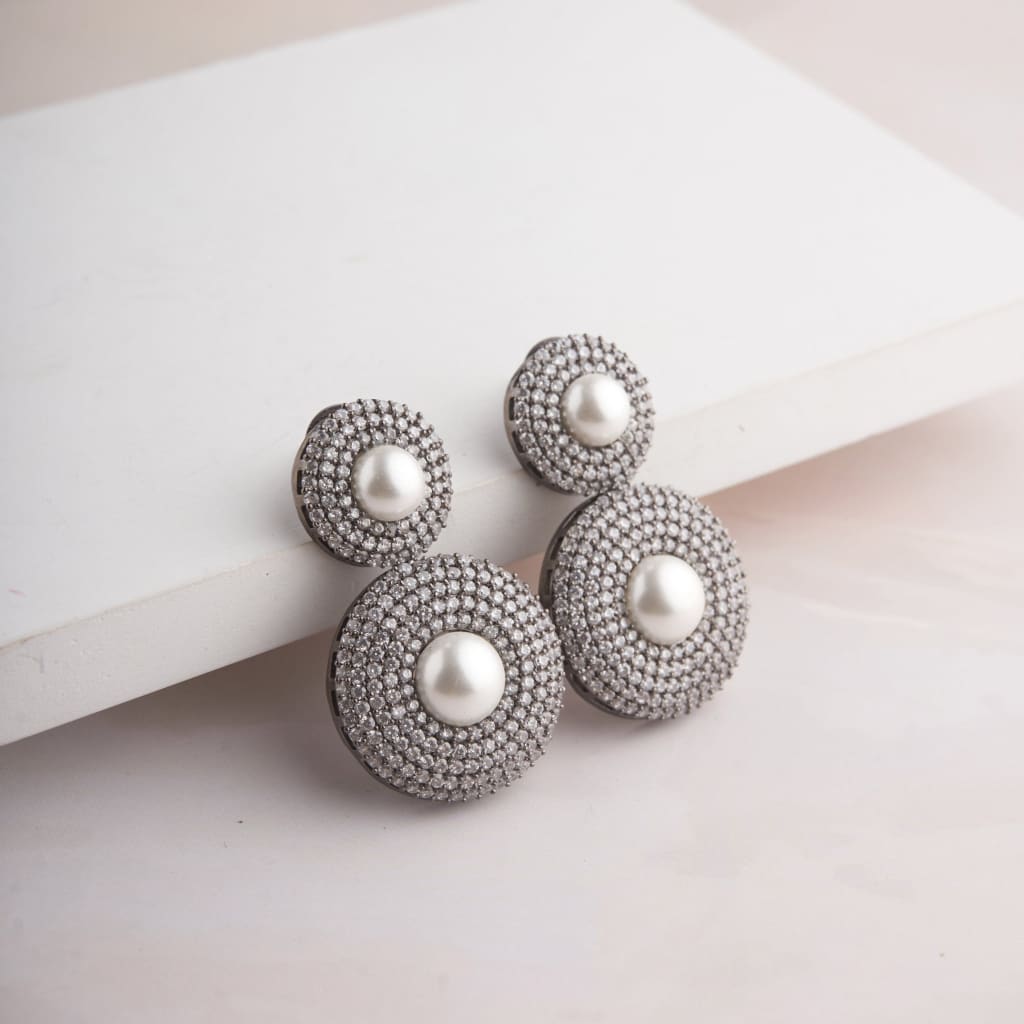 Daphne Earrings - White